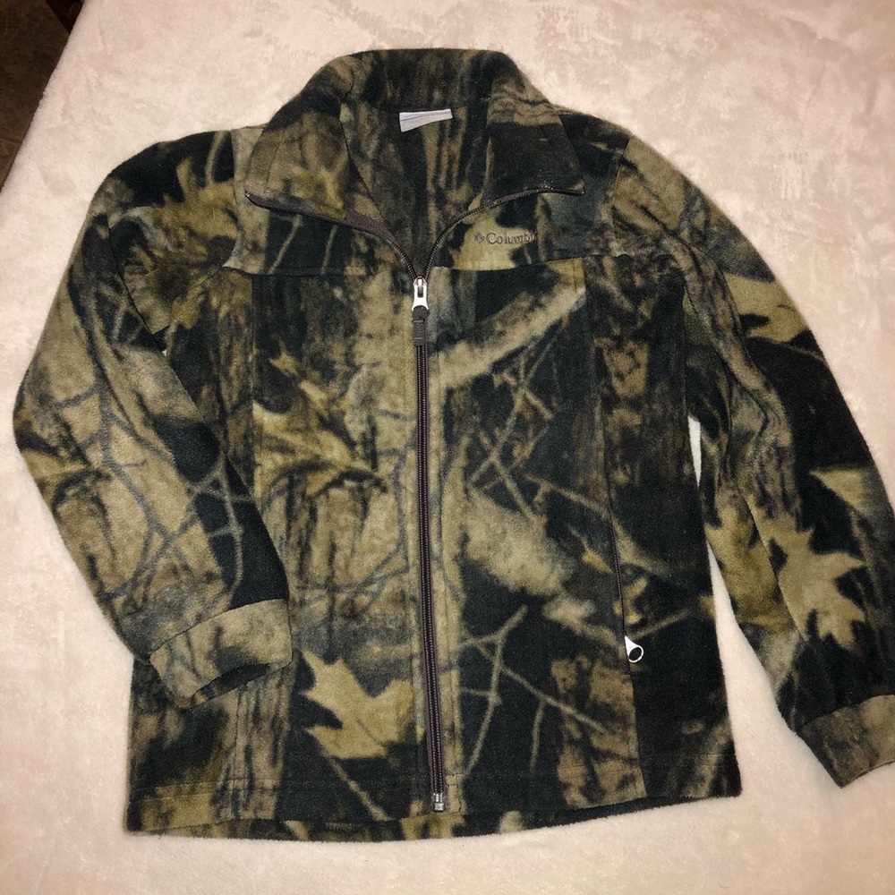 Boys Columbia Camo fleece coat.